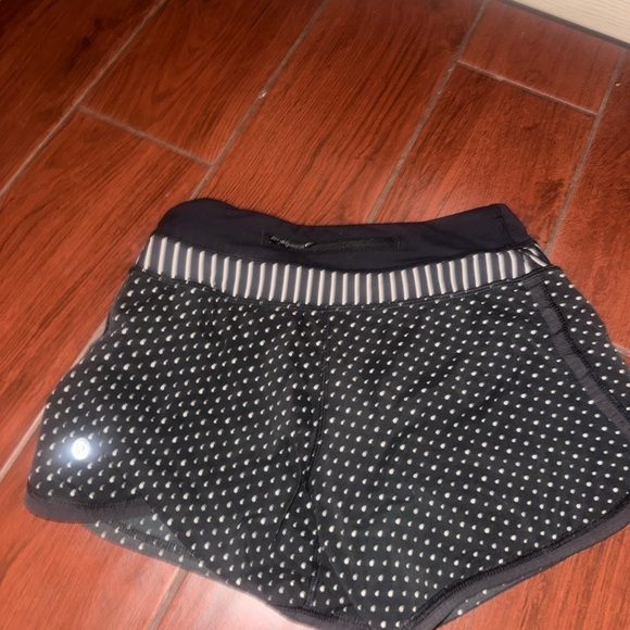 Size 2 lululemon shorts - Picture 2 of 2